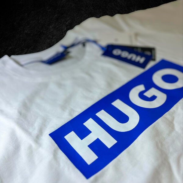 Camiseta Hugo Boss | Blanca con logo – Talla M - Image 3